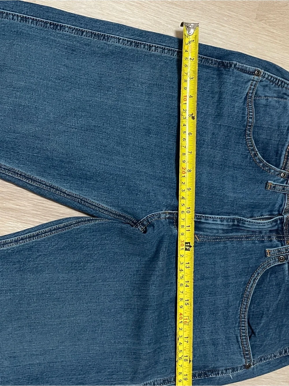 Wrangler Men’s Indigo Blue Wide-Leg Jeans